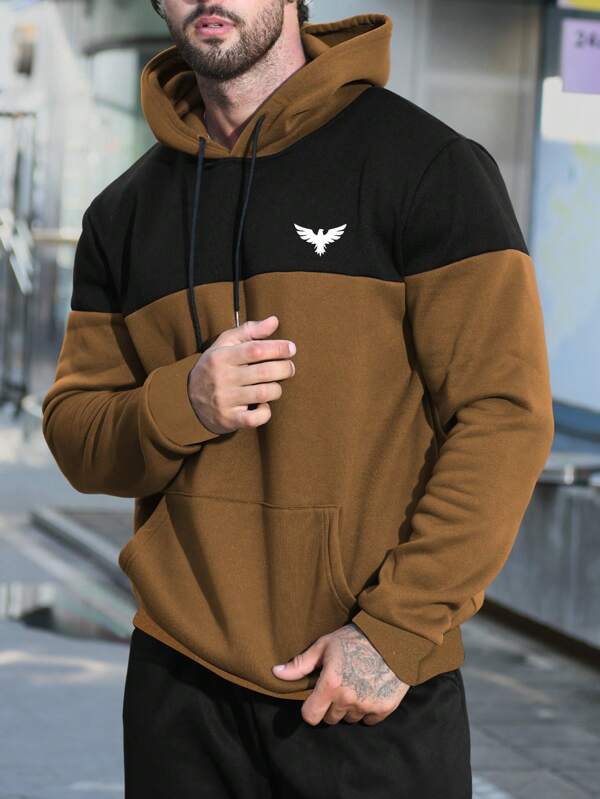 Moletom Com Capuz Bolso Canguru Com Recortes Patch Frontal