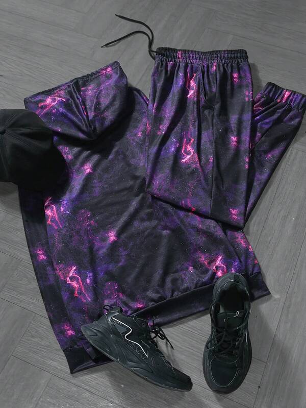 Conjunto Moletom Com Capuz Estampado e Calça Estampada