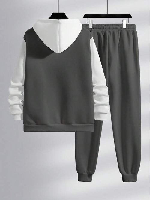 Conjunto Moletom Com Capuz Estampado e Calça Com Cordão