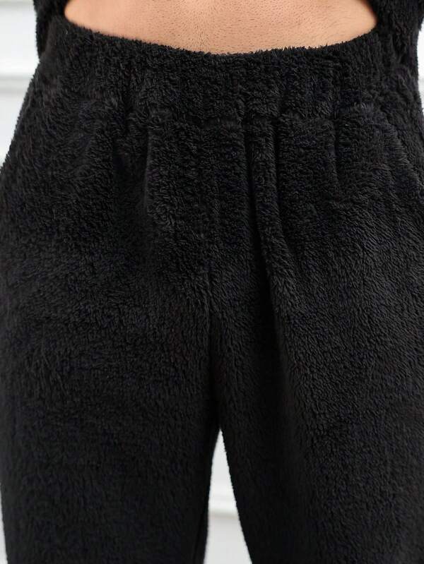 Conjunto Moletom Com Zíper Peluciado e Calça Peluciada