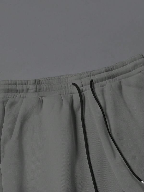 Conjunto Moletom Com Capuz e Calça Com Cordão Estampa