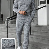 Conjunto Moletom Com Capuz Texturizado e Calça Com Punho