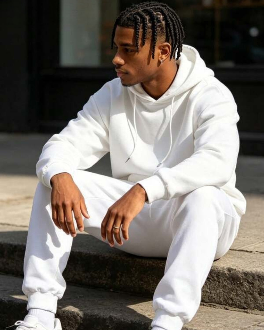 Conjunto Moletom Com Capuz e Calça Com Cordão