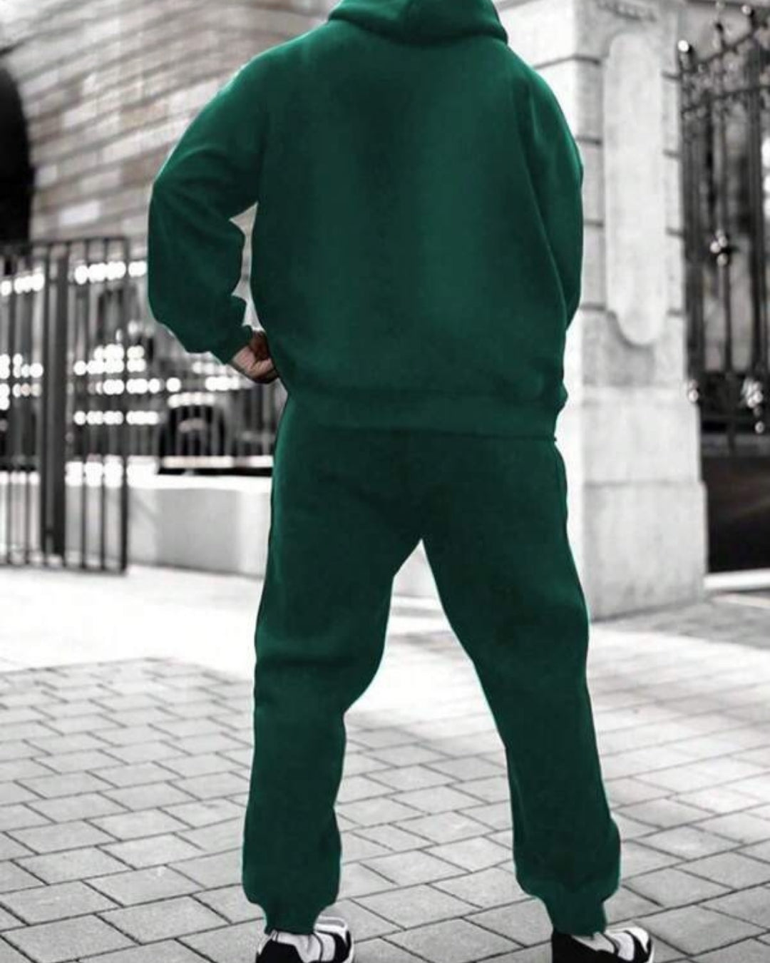Conjunto Moletom Com Capuz e Calça Com Cordão